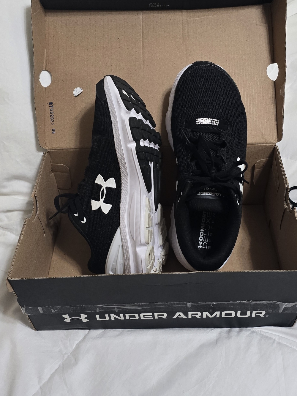 Under Armour WOMAN'S Black and White Lightweight Sneakers